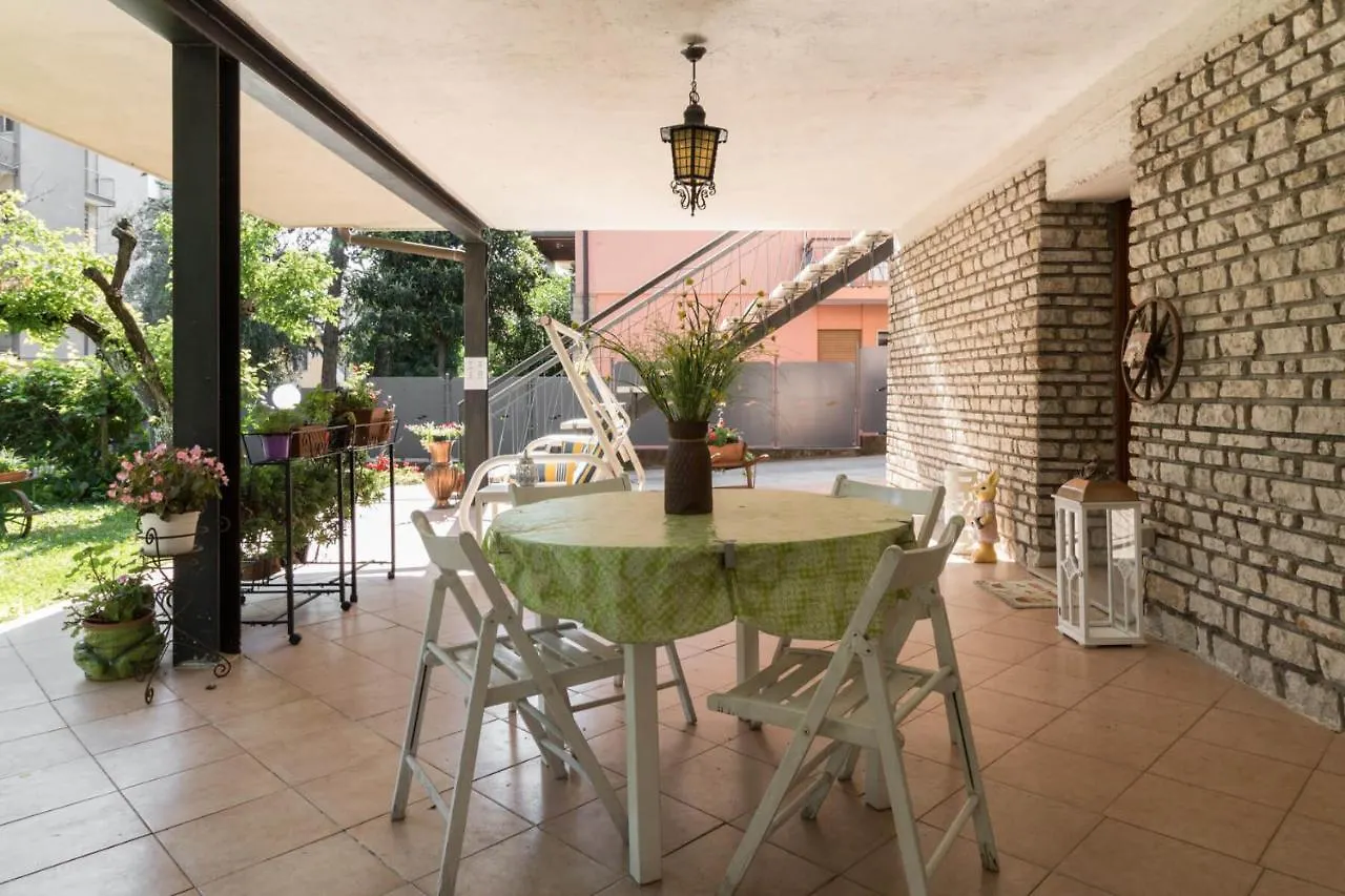 Apartment Villa Francesco Appartamento La Ruota Desenzano del Garda