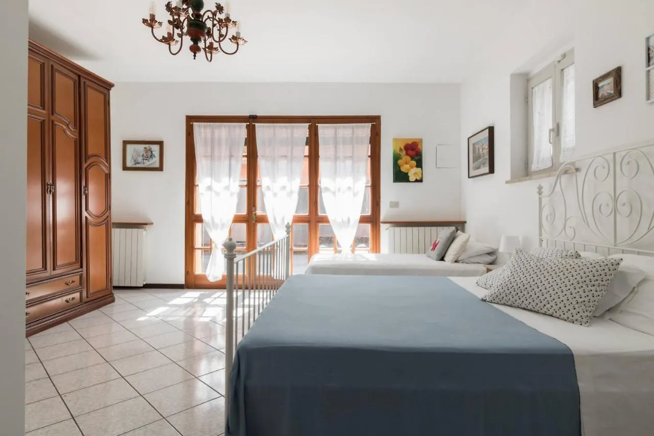 Apartment Villa Francesco Appartamento La Ruota Desenzano del Garda