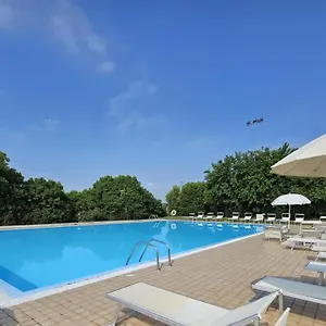 Appartamento Wendy Apartment- Twobedroom & Pool & Parkprivatefree & Sports, Desenzano del Garda